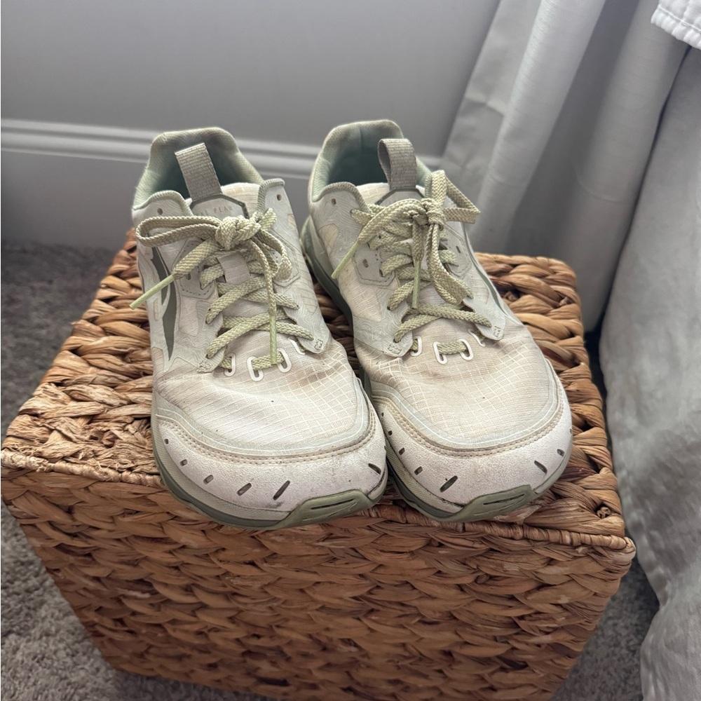 Altra Lone Peak 6